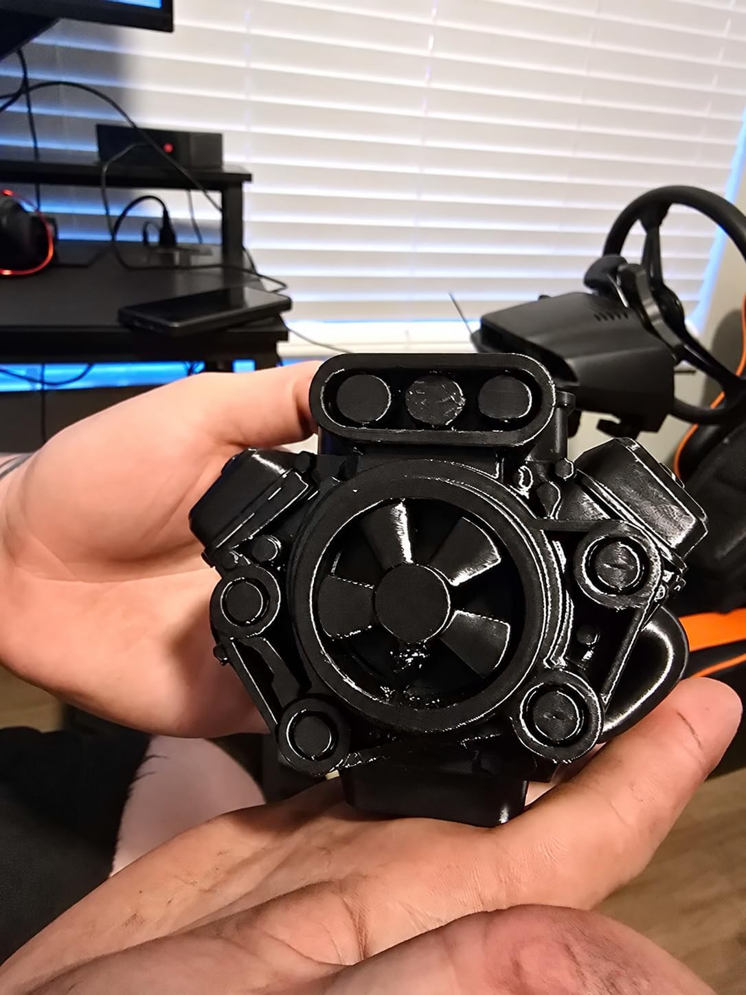 Engine Pen Holder - Fan and Pulley Design