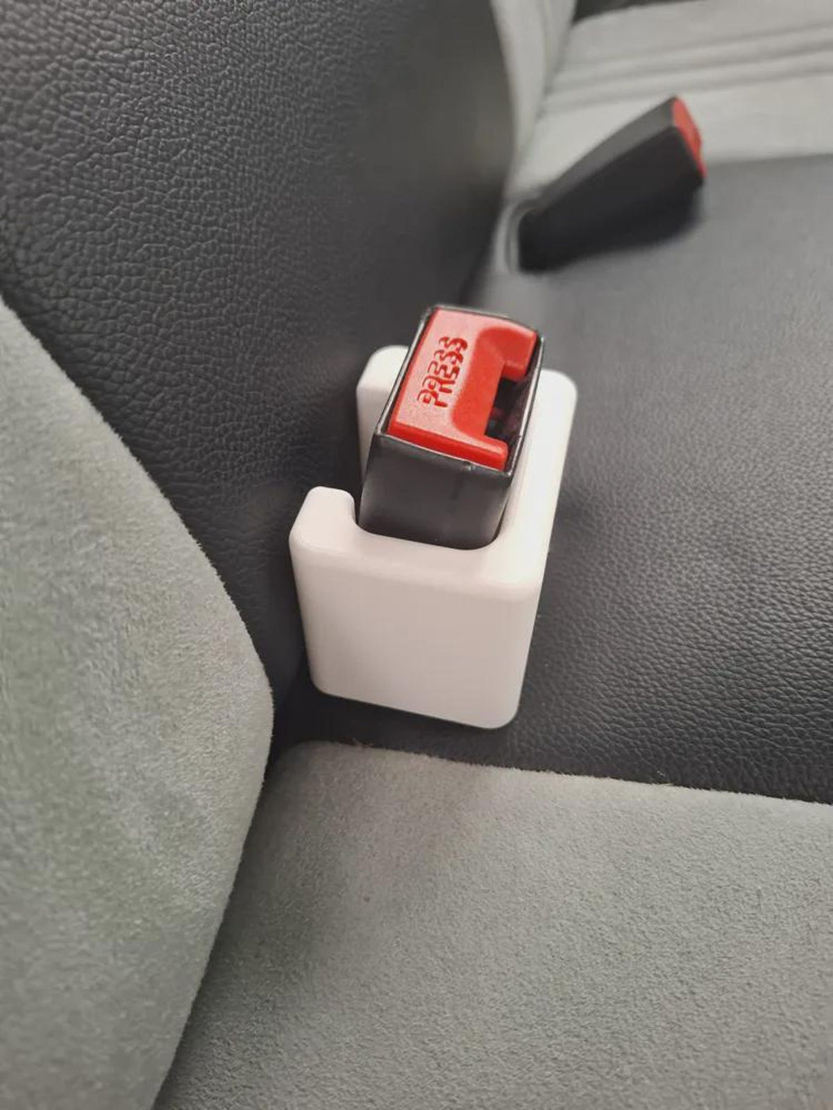 Universal buckle stabilizer fit guide