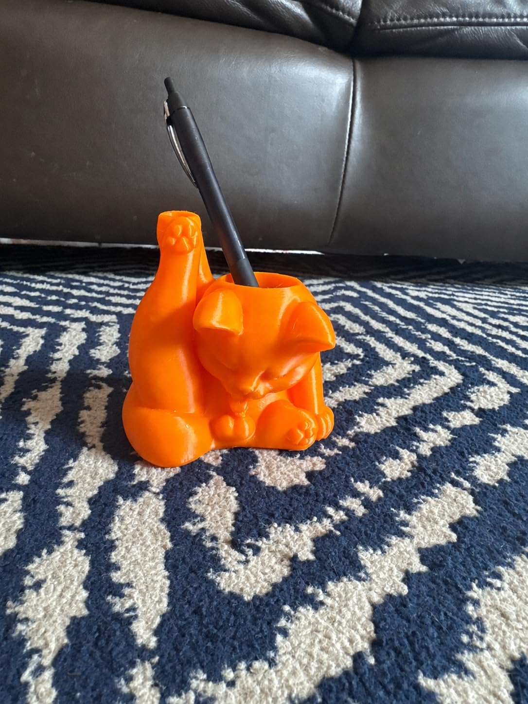 Grooming Cat Pen Holder
