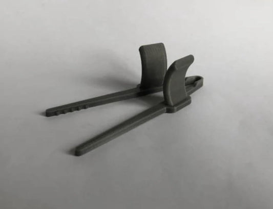 Finger Chopsticks - Wearable Gaming Snack Tool