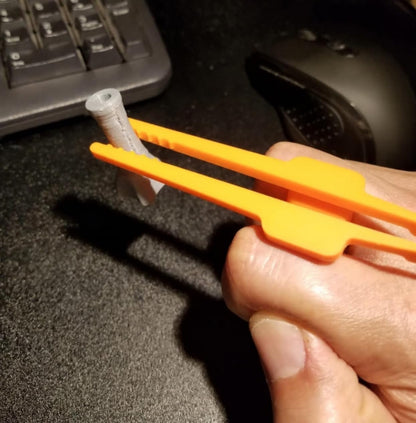 Finger Chopsticks - Wearable Gaming Snack Tool