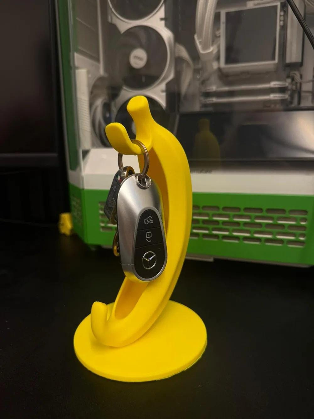 Banana-Shaped Banana Stand - Countertop Hanger