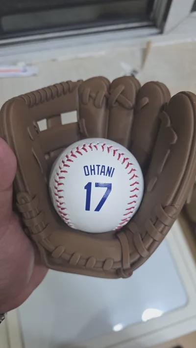Baseball Glove Ball Display Stand - Sports Memorabilia Holder